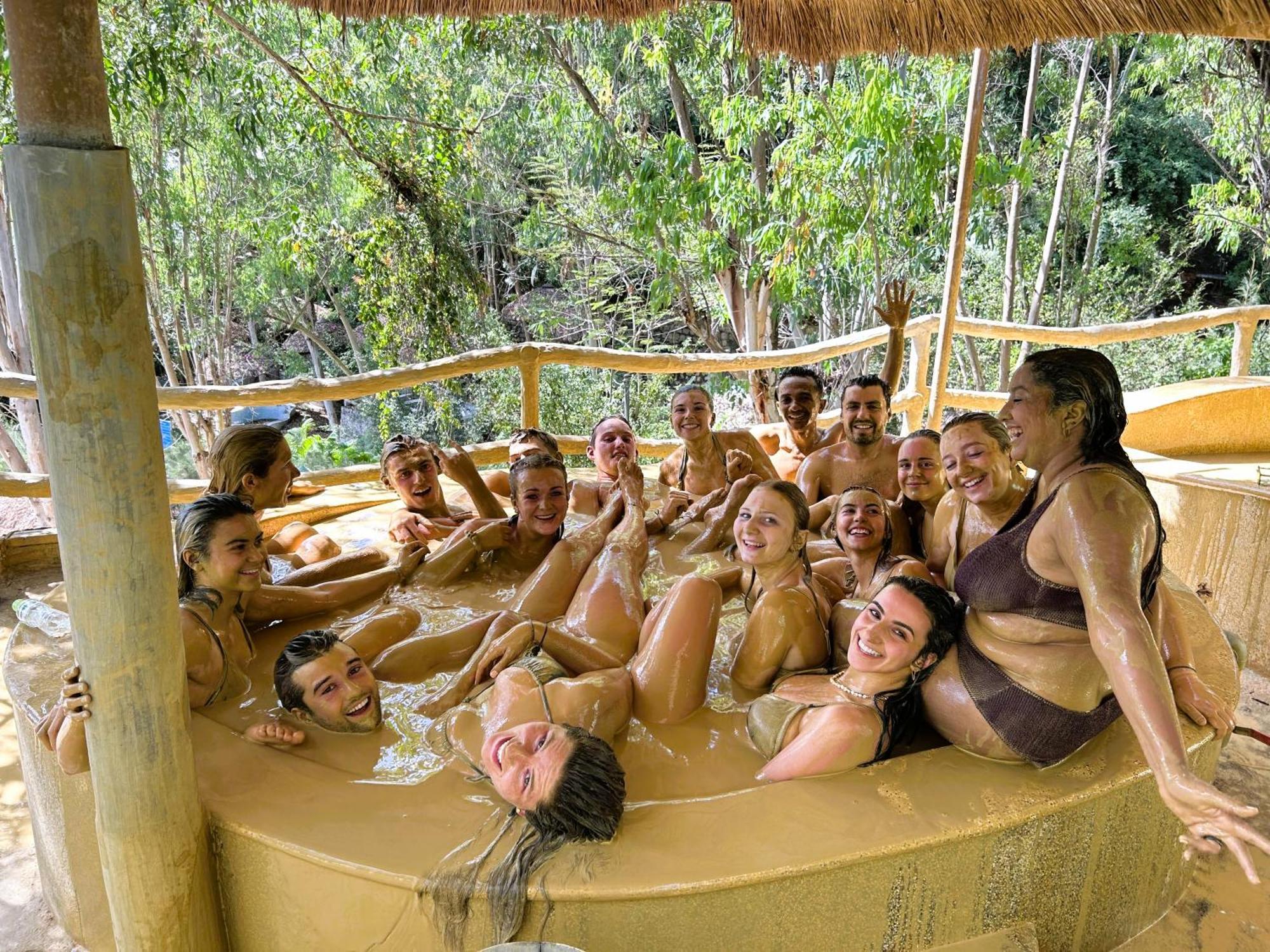 Bondi Backpackers Nhatrang На Транг Екстериор снимка